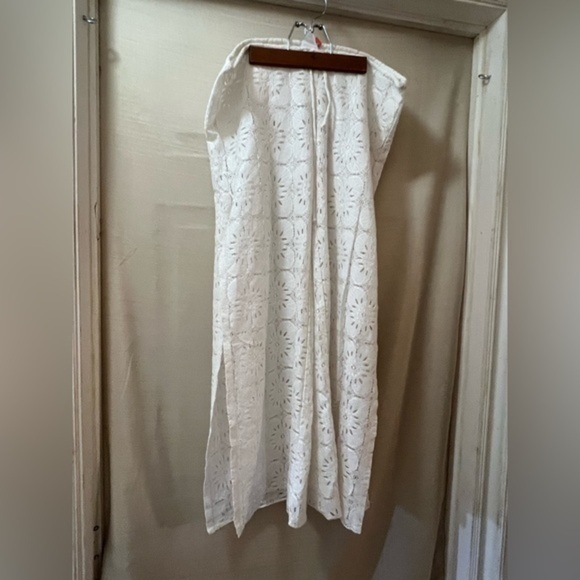 ⚫️ BOGO White Becca white beach pants with side slit size M - Picture 1 of 9